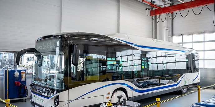 Ausgestellter Bus im IVECO Kundencenter Ulm