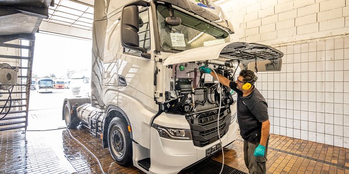 Im IVECO Kundencenter Ulm wird Ihr Fahrzeug zum Glänzen gebracht.