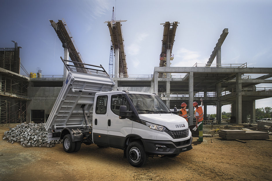 Der IVECO Daily 7 Tonner ist auch mit Doppelkabine verfügbar.